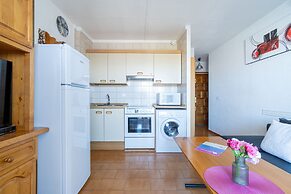 Villa in Empuriabrava With Pool & Canal Access