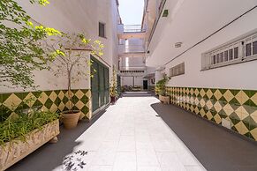 Villa in Empuriabrava With Pool & Canal Access