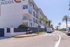Villa in Empuriabrava With Pool & Canal Access