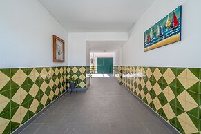 Villa in Empuriabrava With Pool & Canal Access