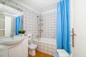 Villa in Empuriabrava With Pool & Canal Access