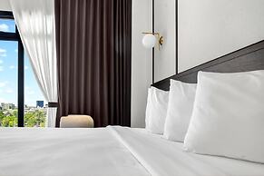Jewelz By King's Hotel