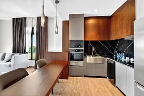 Jewelz By King's Hotel