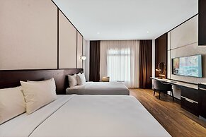 Jewelz By King's Hotel