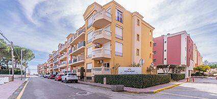 Apartment in Empuriabrava With Beach Access