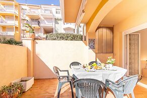 Apartment in Empuriabrava With Beach Access
