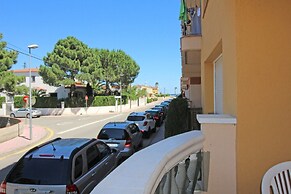 Apartment in Empuriabrava With Beach Access