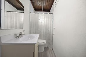 Private Pool Near the Beach Pet Friendly