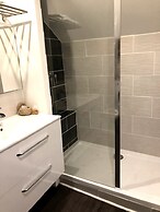 Downtown Living With a View, Ideal for 4