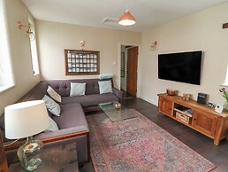 Quay Close Cottage
