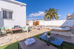 Villa in Empuriabrava With Private Pool