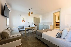 Phaedrus Living Paros Cycladic 2
