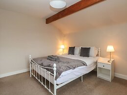 Cottage Round T'corner