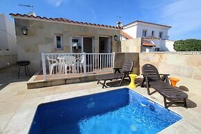 Villa in Empuriabrava With Private Pool