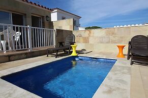 Villa in Empuriabrava With Private Pool