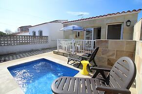 Villa in Empuriabrava With Private Pool