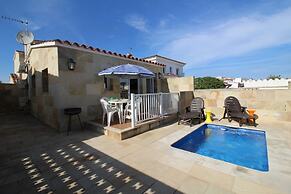 Villa in Empuriabrava With Private Pool