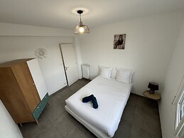 Modern Apartment for 9 in Loire