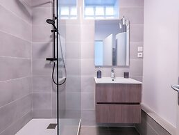 Modern Apartment for 9 in Loire