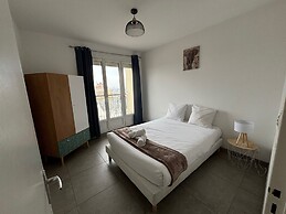 Modern Apartment for 9 in Loire