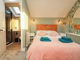 10 Keekle Terrace
