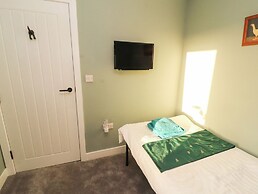 10 Keekle Terrace