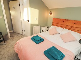 10 Keekle Terrace