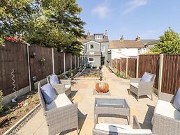 10 Keekle Terrace