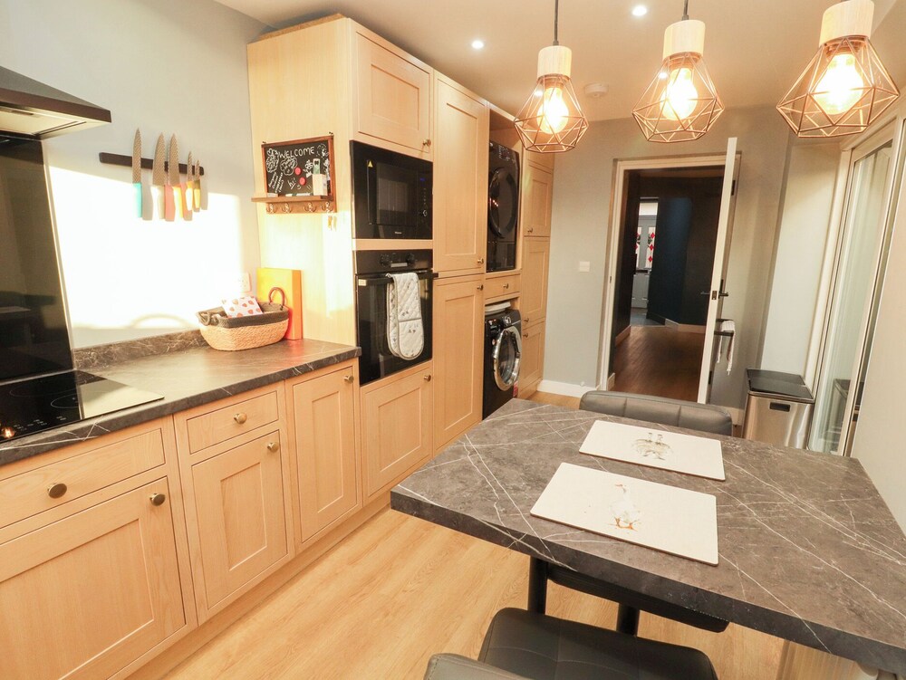 10 Keekle Terrace