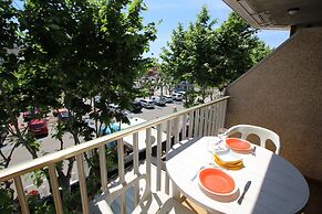 Apartment Near Beach With Terrace