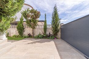 Sunlit Villa Near Sandy Beach