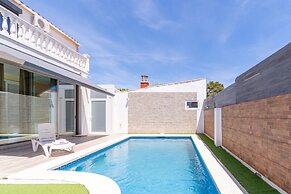 Sunlit Villa Near Sandy Beach