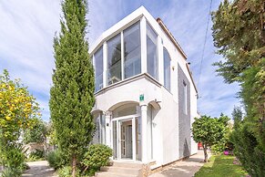 Sunlit Villa Near Sandy Beach