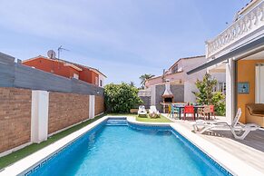 Sunlit Villa Near Sandy Beach