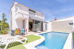 Sunlit Villa Near Sandy Beach