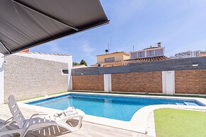 Sunlit Villa Near Sandy Beach