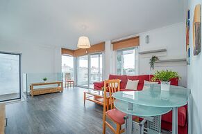 Sunlit Villa Near Sandy Beach