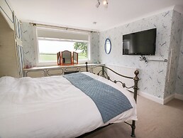 Marshill Farm House