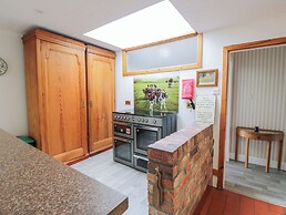 Marshill Farm House