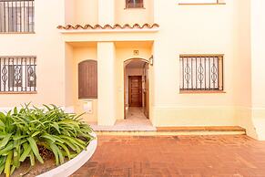 Apartment in Empuriabrava Near Sandy Beach