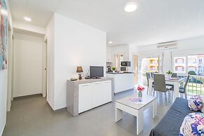 Apartment in Empuriabrava Near Sandy Beach