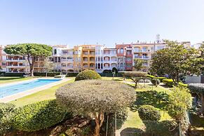 Apartment in Empuriabrava Near Sandy Beach