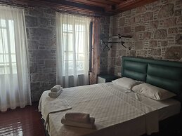 Cunda Esin