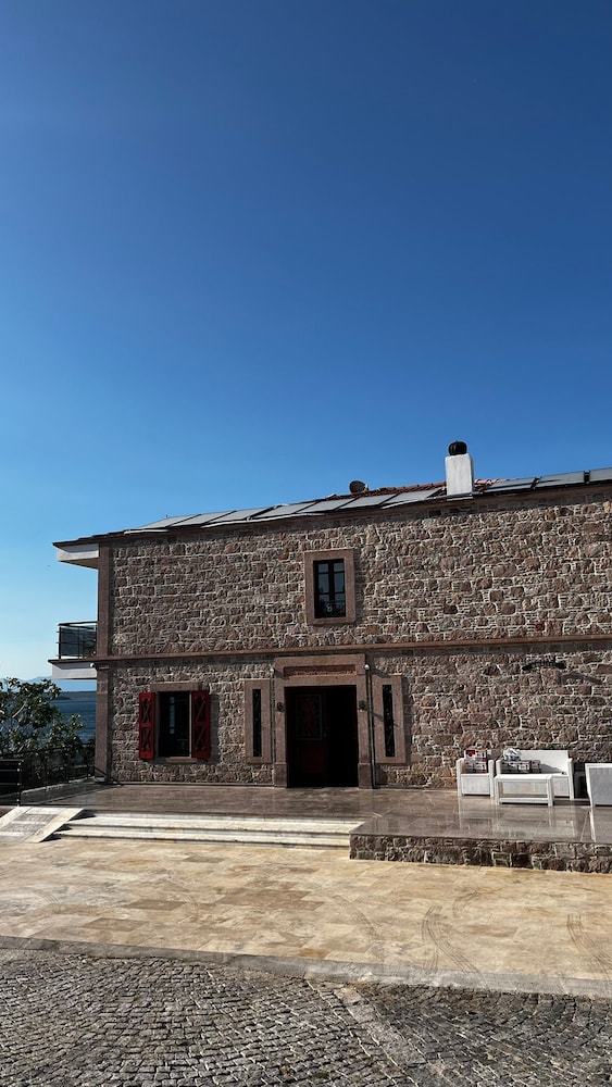Cunda Esin