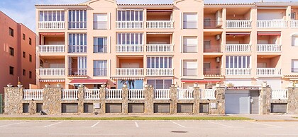 Beachfront Apartment in Empuriabrava With Pool