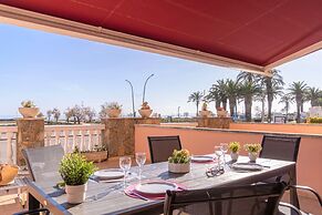 Beachfront Apartment in Empuriabrava With Pool