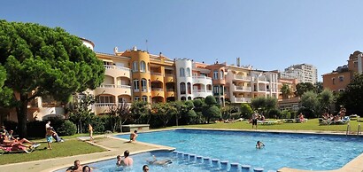 Beachfront Apartment in Empuriabrava With Pool