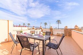 Beachfront Apartment in Empuriabrava With Pool