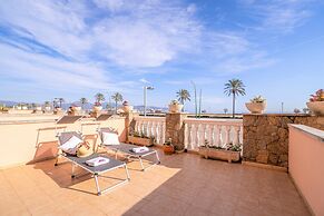Beachfront Apartment in Empuriabrava With Pool