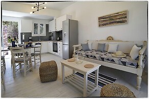 Theasis Sifnos Apatments